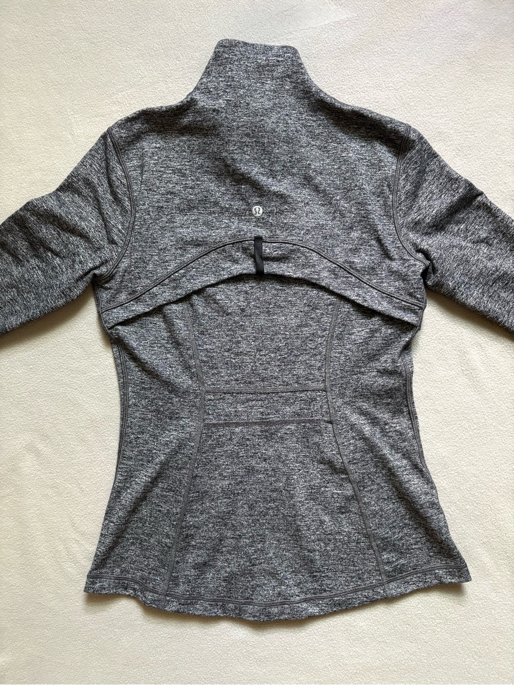 Lululemon Size 8 Define Heathered Gray Jacket Full Zip Pockets Thumb Holes Yoga